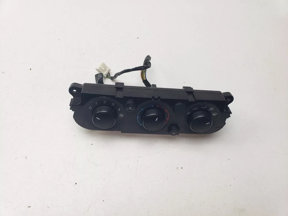 FORD KA+ MK3 A/C HEATER CLIMATE CONTROL PANEL 2018 E3B5-18549-CE - Image 2 of 4