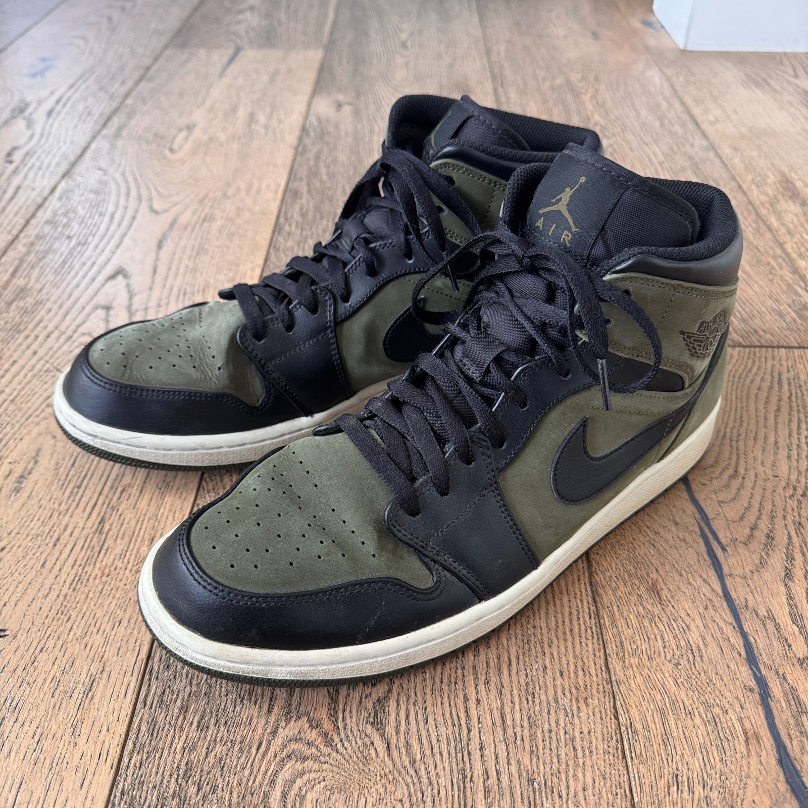 2018 NIKE AIR JORDAN 1  - MID OLIVE - SIZE 11.5 - Pre-owned