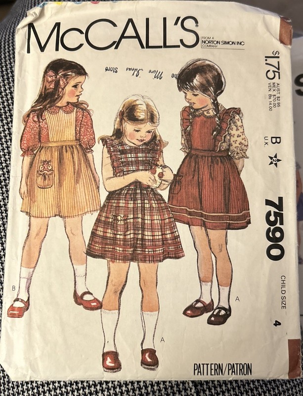 McCalls Little Girls Pinafore/ Jumper & Blouse. Sz. 4. Used