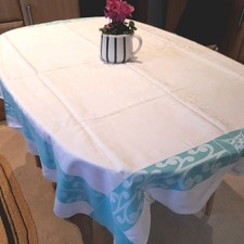 VINTAGE 1950’s DAMASK TABLE CLOTH 164 x 124cm,  light green edge, flowers centre