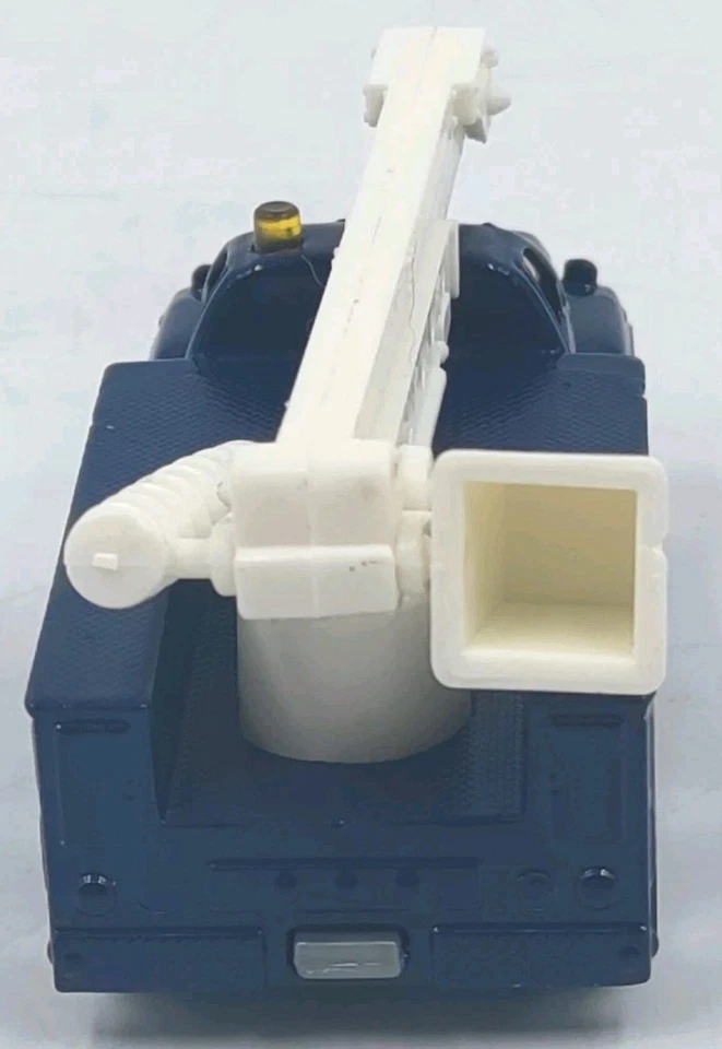 Matchbox 1999 GMC Utility Bucket Truck 3-Axle Blue White 1:83 Diecast Loose NM - Image 2 of 4