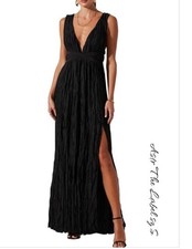 ASTR The Label Tesni Black Plunging V-Neck Maxi Dress with Side Slit, Small