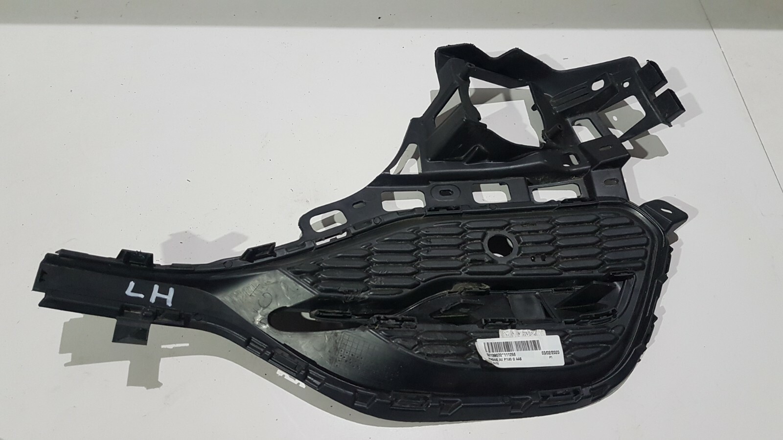 2020 Opel Vauxhall Grandland X FRONT LEFT BUMPER FOG GRILL TRIM  