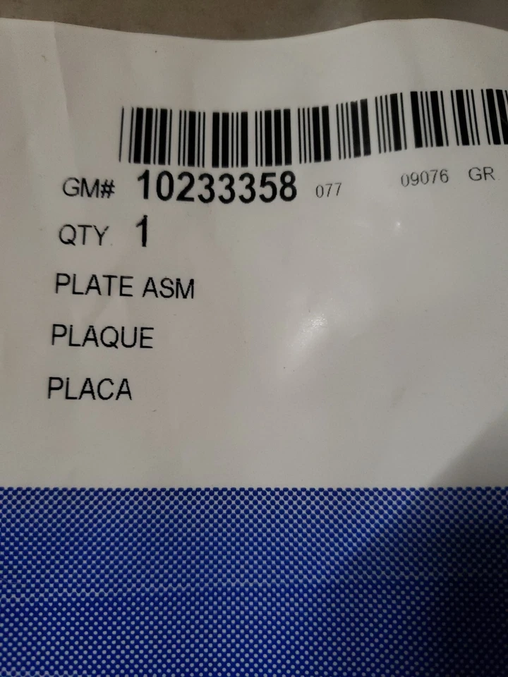 Nuevo de Lote Antiguo GM 10233358 PARA 88-95 Grand Prix Exterior-Trasero-Emblema "PONTIAC" Foto 2 de 3