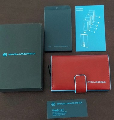 PIQUADRO UNIQUE METAL AND LEATHER CREDIT CARD HOLDER, Red, Blue, Classic