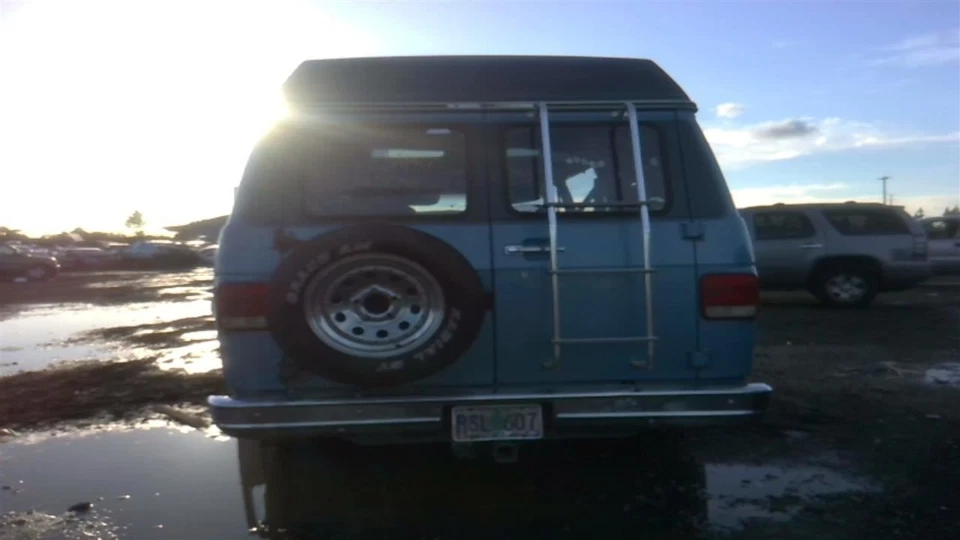 Marcador lateral de esquina/luz de estacionamiento montado en guardabarros para camioneta Chevrolet 30 85-96 Foto 2 de 4
