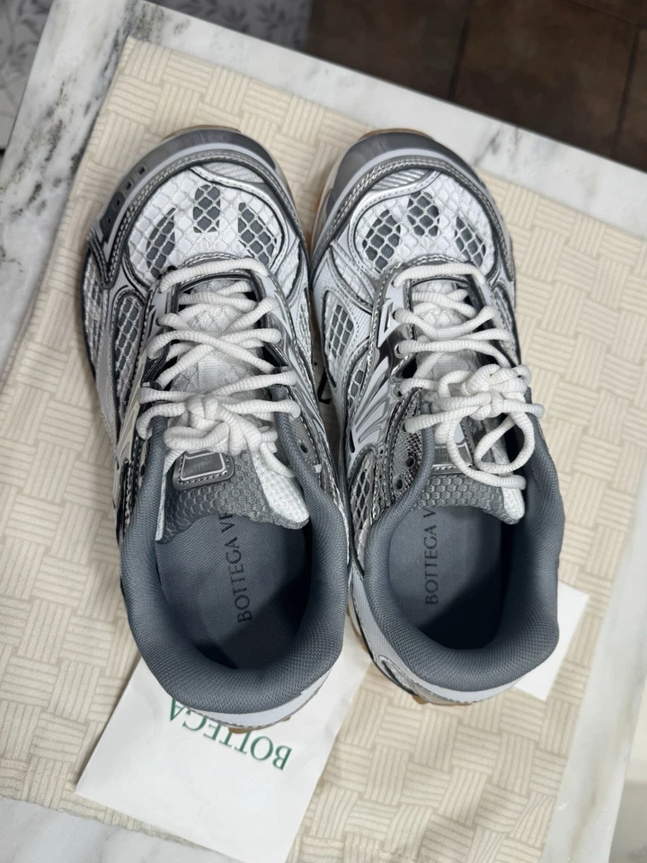 Zapatilla deportiva Bottega Veneta Orbit malla blanca plateada nueva en caja *nueva* Entrenador EE. UU. 8,5 UE 39 Foto 3 de 4