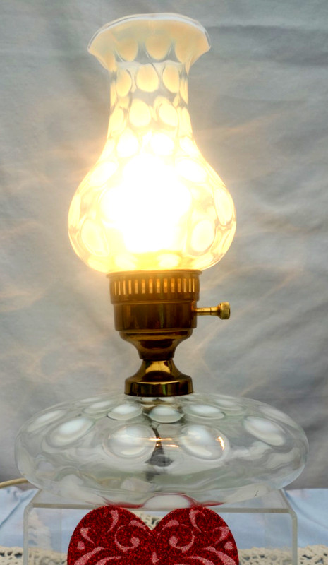 FENTON~MINT~30s"11"PANCAKE BOUDOIR LAMP"WHITE OPALESCENT"DOT OPTIC"VINTAGE GLASS