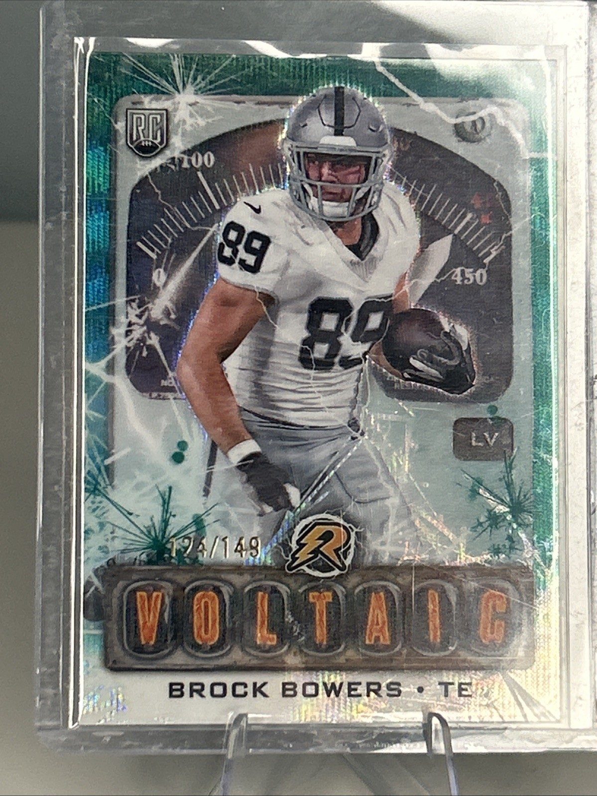 2024 Topps Resurgence - Voltaic Brock Bowers #V-7 Teal Surge Refractor /149 (RC)