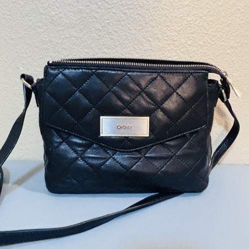 DKNY Black Lamb Napa Quilted Leather Envelope Zip Purse Handbag Bag Designer