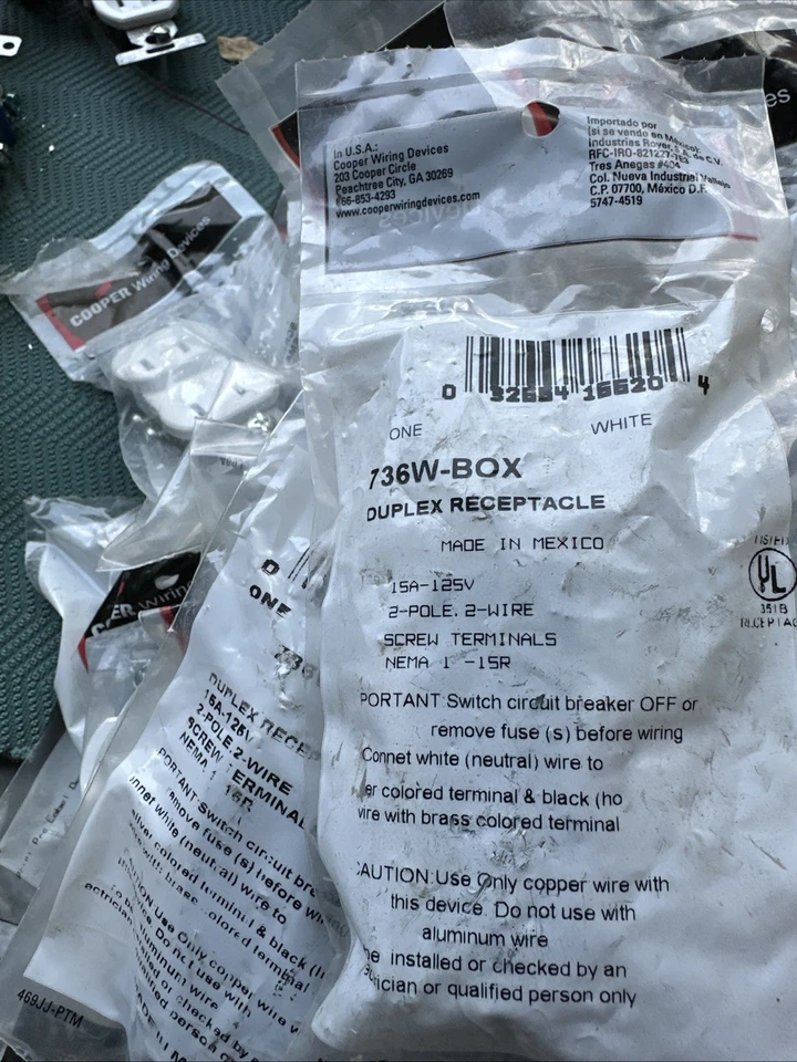 Lot Of over 40 COOPER WIRING DEVICES 736W Duplex Non-Ground 2 Pole-2 Wire 15A .. - Image 4 of 4