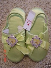 DISNEY STORE GIRLS PRINCESS SLIPPERS SIZE 2-3-NEW