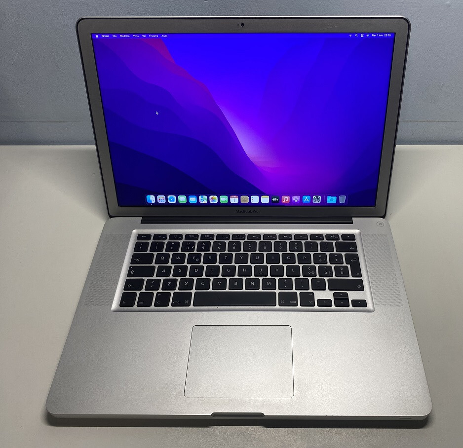 Macbook Pro - i7 - 8GB Ram - 512GB SDD - Monterey