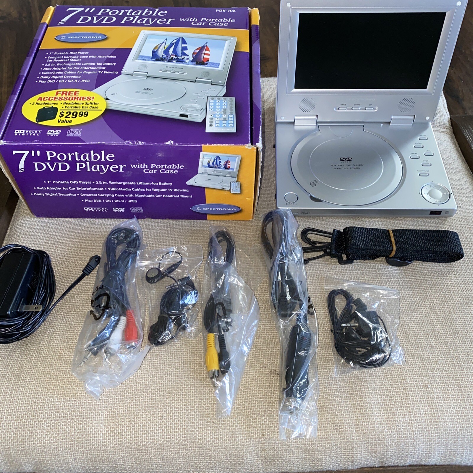 Spectroniq PDV70X Portable DVD Player (7") Open BOX 857967103097 eBay