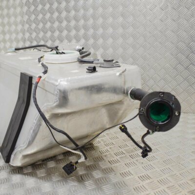 の Maserati Gran Turismo Sport Fuel Tank 224450 4.7 Petrol