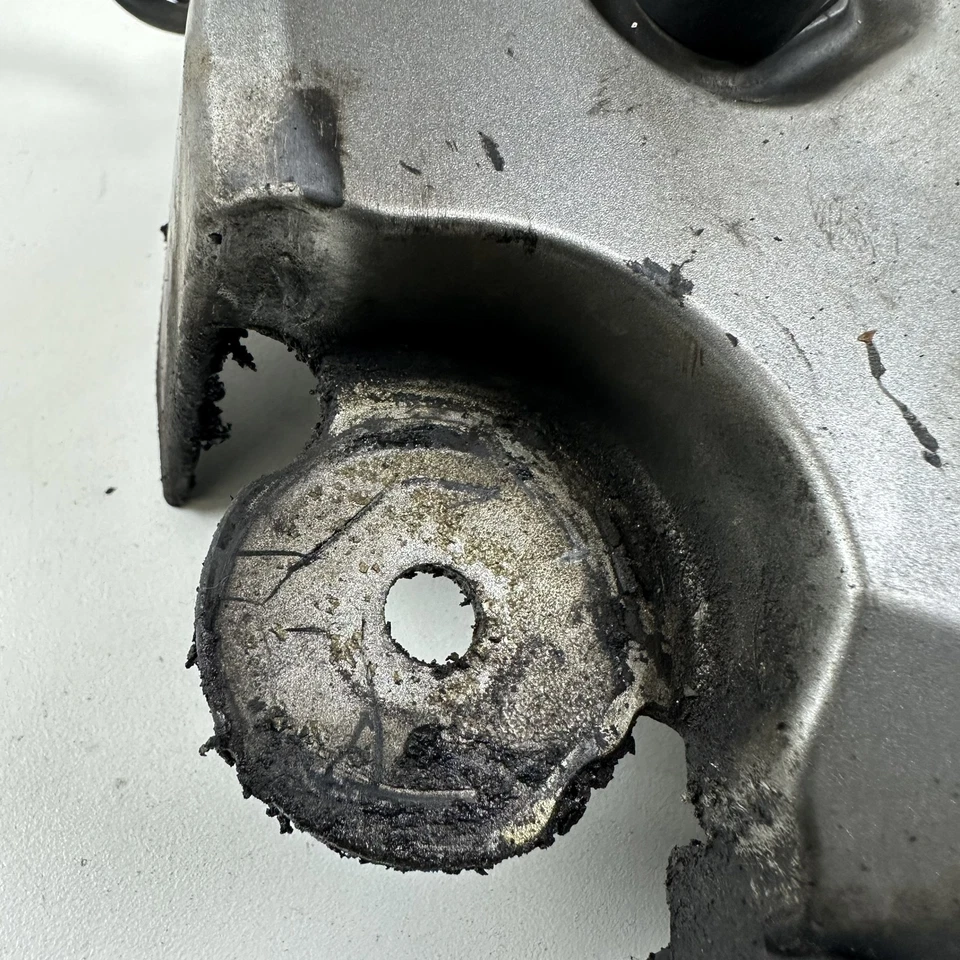 Sensor de cubierta de cadena piñón motor delantero Suzuki DL1000 Vstrom 2010 11360-06G00 Foto 4 de 4