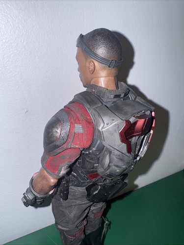 Hot Toys MMS361 Guerra Civil - Falcon - 2017 - Como en la foto Sin accesorios - Imagen 10 de 13