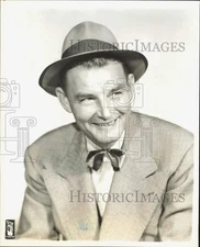 1944 Press Photo Ed Gardner stars as Archie on "Duffy's Tavern" - kfx60373