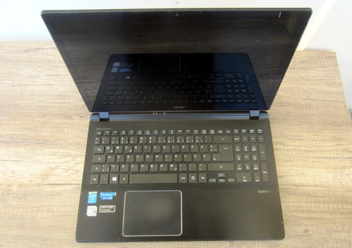Acer Aspire V7-582PG  Core i7-4500U  8GB RAM  – barebone