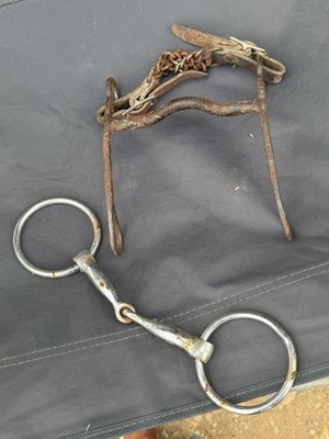 Horse Bit with Chain Attachment for Riding Control