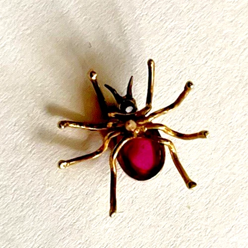 10K Yellow Gold Small Spider Gemstone Ruby? Diamond? 5/8" Tie Tack Lightweight - Image 3 of 3
