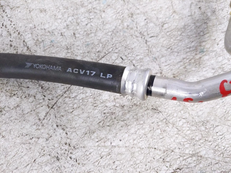 Tubo de succión de refrigerante aire acondicionado Toyota Venza 2021-2022 88707-42170 *2,5 L híbrido Foto 4 de 4