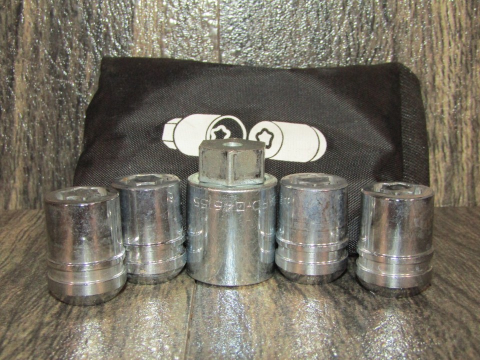 GENUINE OEM HONDA 08W42SNA100 Chrome Wheel Lock Set with Key Bag Used