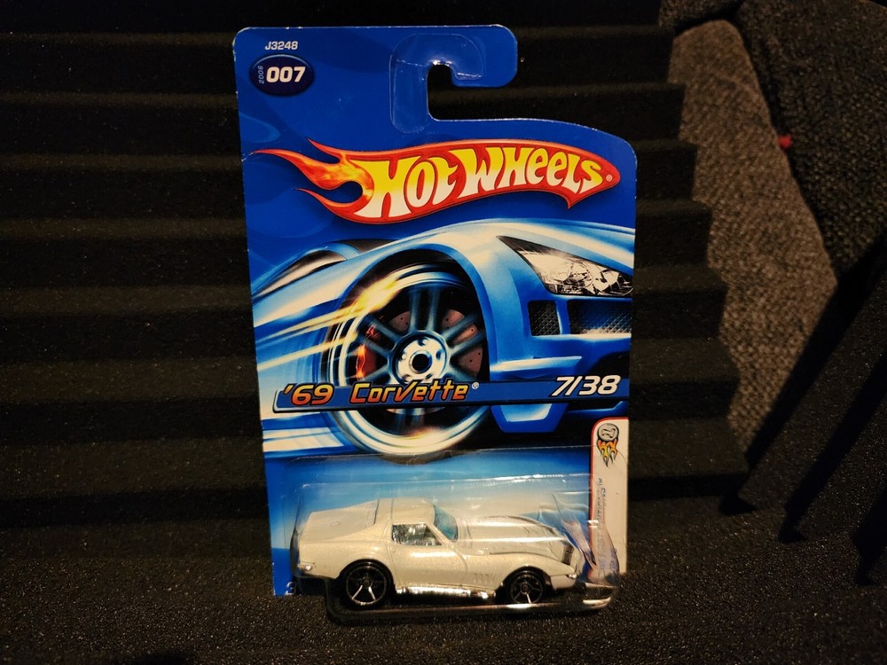2006 Hot Wheels First Editions '69 CORVETTE #007 White