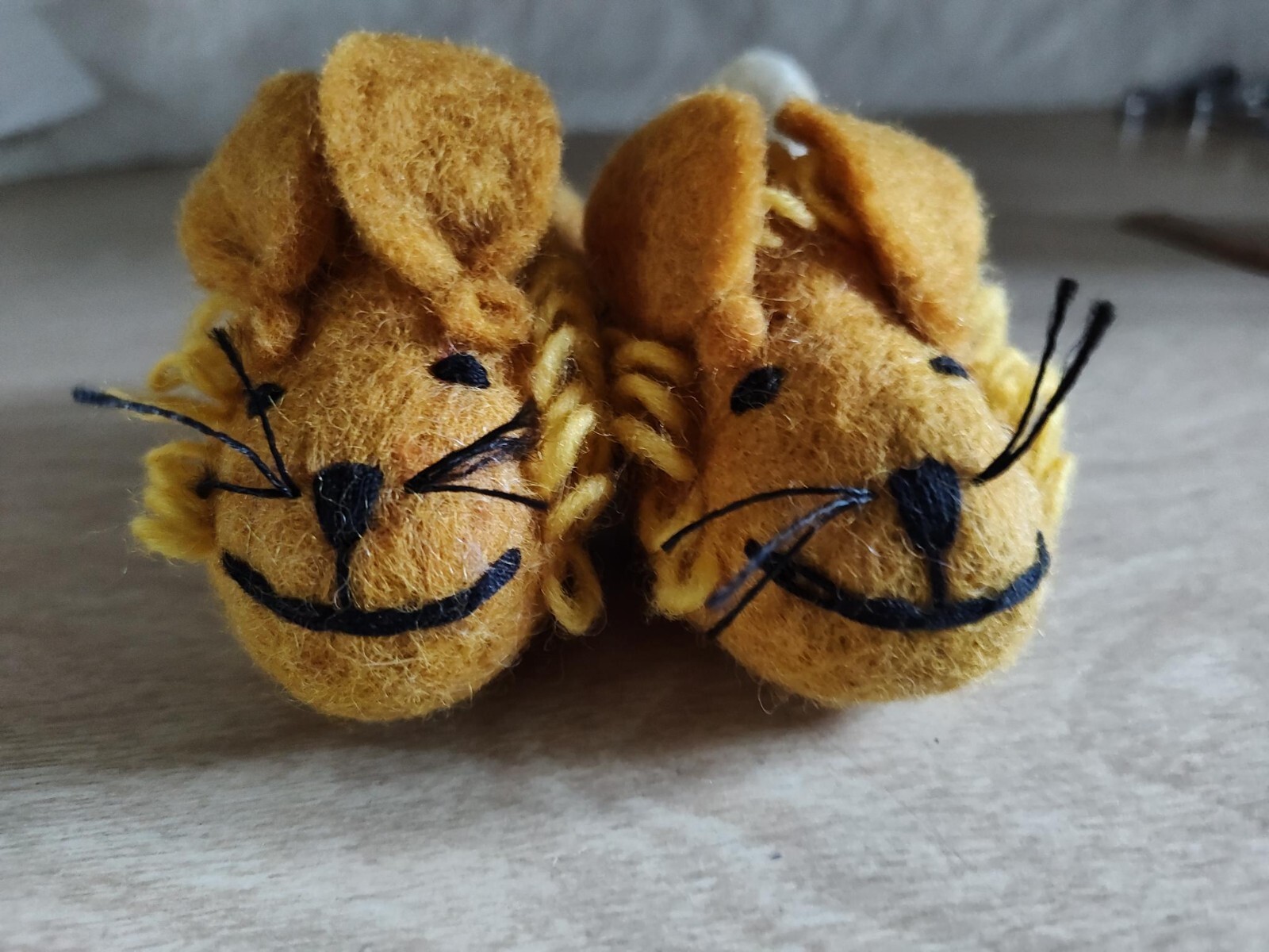 PANTOFOLA D’ORO Stivali bambino pantofole fatte a mano in feltro con ago neozelandese leoni di lana