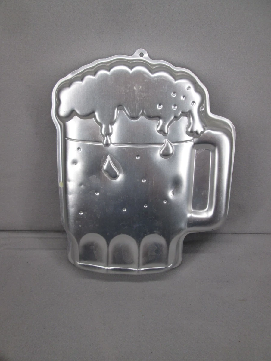 Beer mug 2025 cake pan