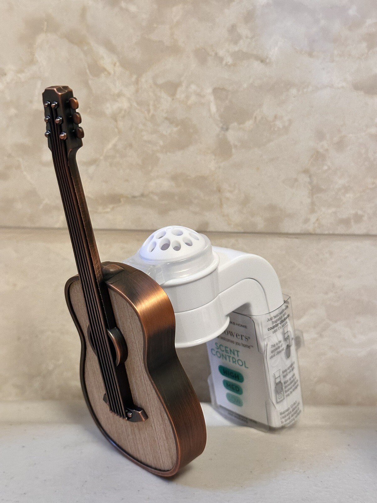 Bath & Body Works GUITAR Wallflowers Home Fragrance Diffuser Plug NEW