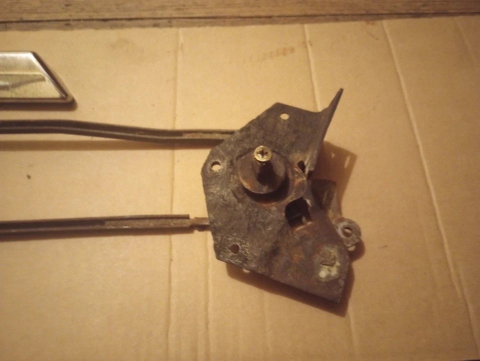 Mercury Colony Park 1960 camioneta puerta trasera manija y conjunto de liberación Foto 3 de 4