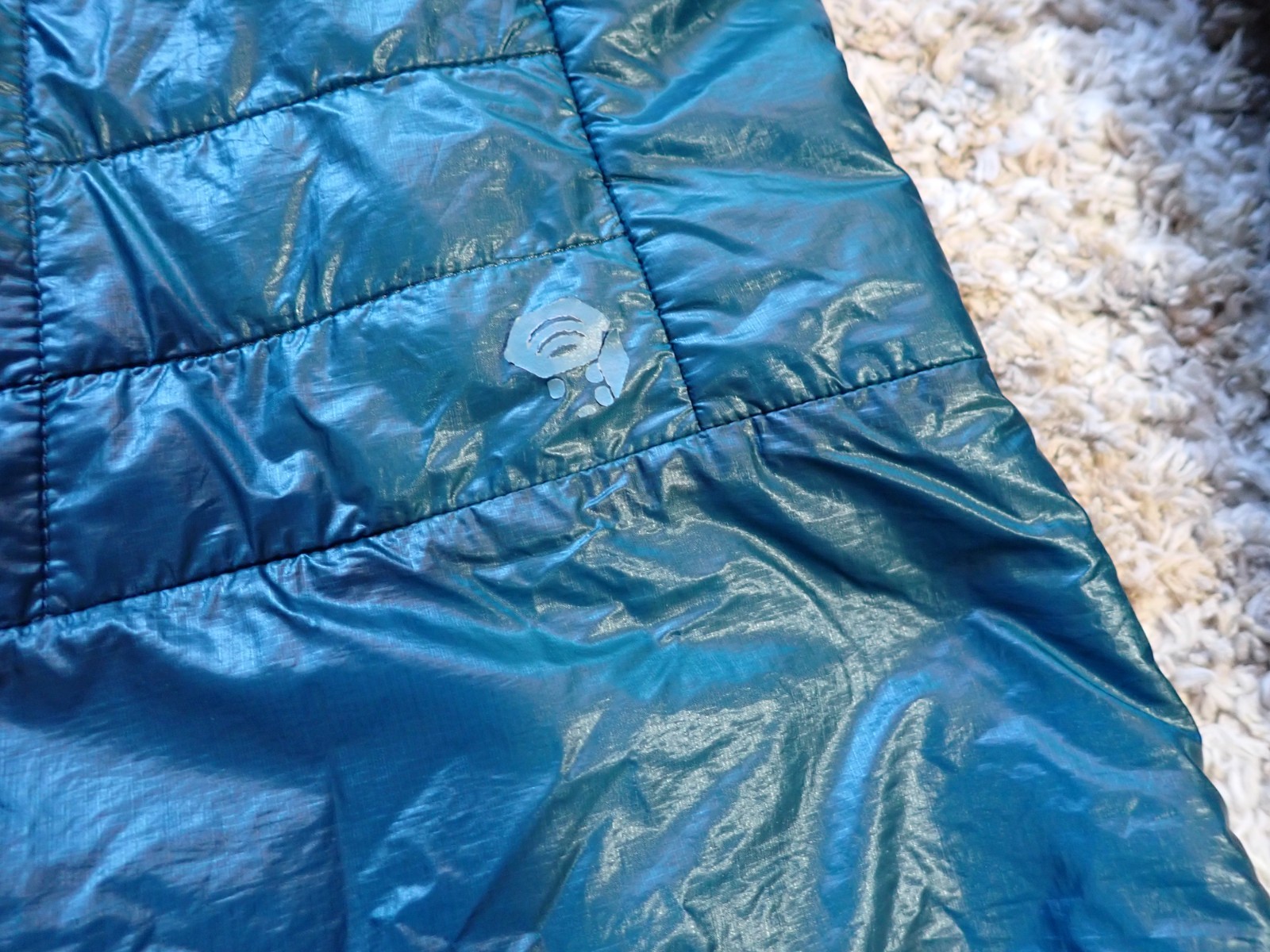 MOUNTAIN HARDWEAR GHOST SHADOW PRIMALOFT HOODED J… - image 7