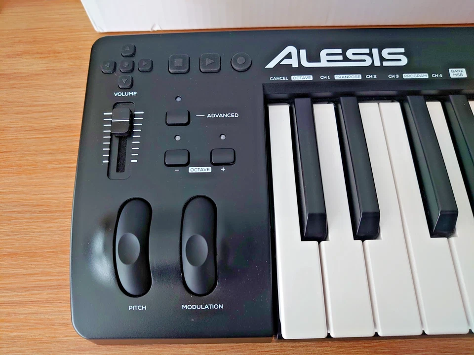 Keyboard von Alesis Q49 MKII Schwarz, USB-MIDI, Neuwertig - Bild 4 von 4