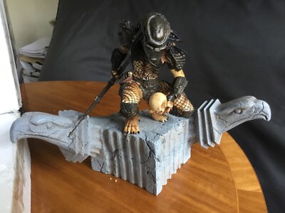 Palisades Predator 2 Triumphant Statue - 10 Inches - ARTIST