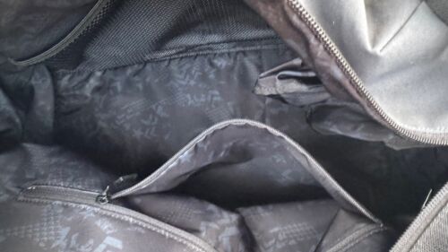 New Command The Day Duffel Lululemon X Barry's Grey/Black Gym Bag - Picture 9 of 13