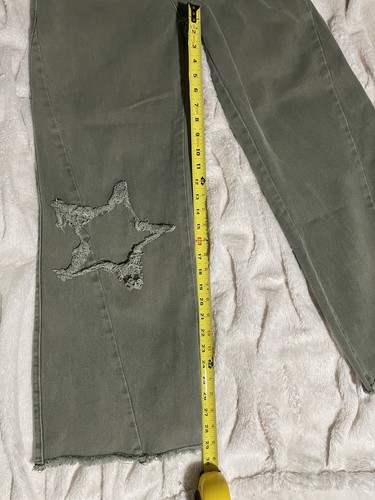 Hot Topic Blk. Frayed Star Patch Flared Leg Denim Jean Sz. 5 - Picture 6 of 6