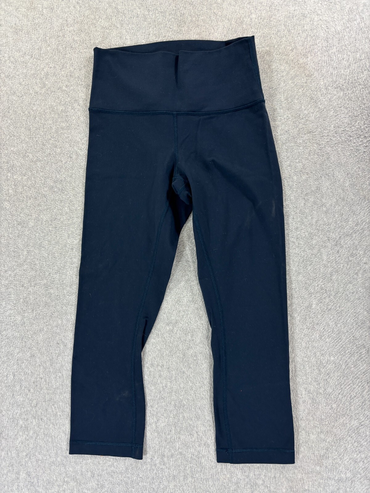 Lululemon Womens Size 6 Blue 3/4 Length Yoga Leggings
