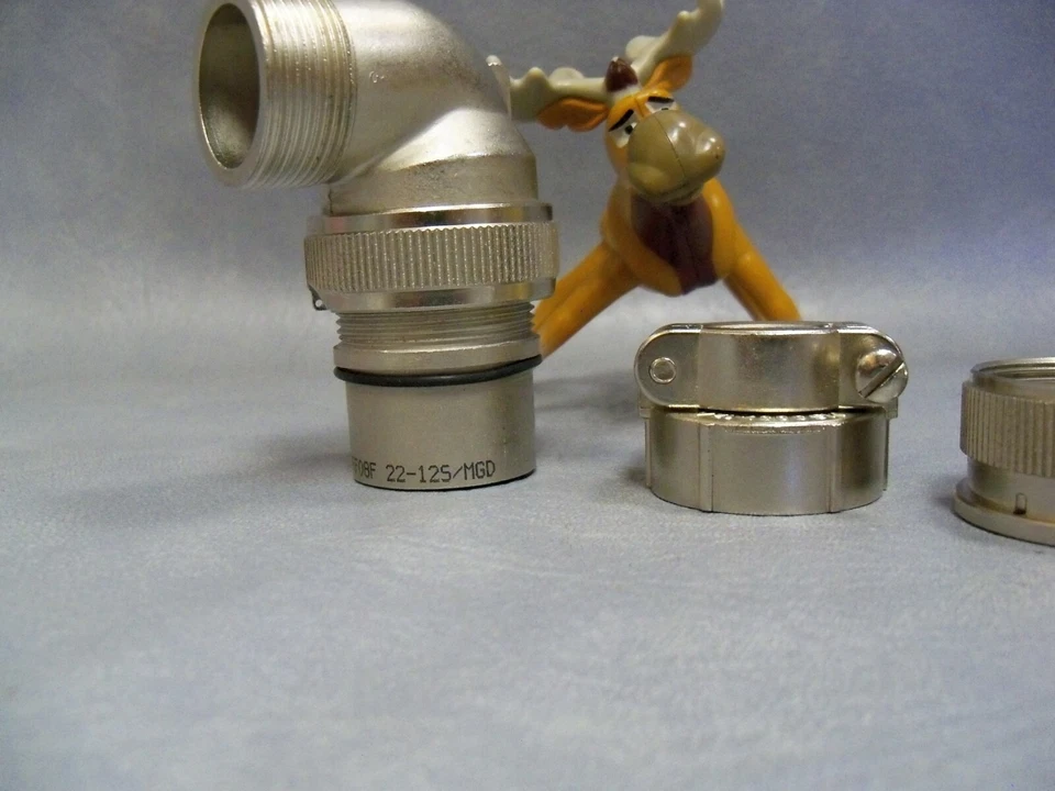 Enchufe ángulo recto FF08F 22-12S Amphenol 90 grados con MS3057-12A hembra Foto 4 de 4