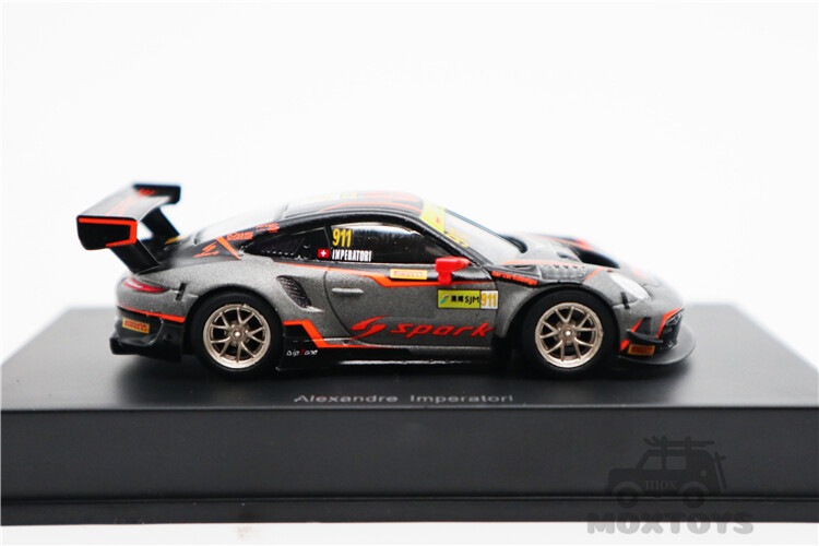 Spark 1:64 Porsche 911 GT3 R Absolute Racing FIA World Cup Macau