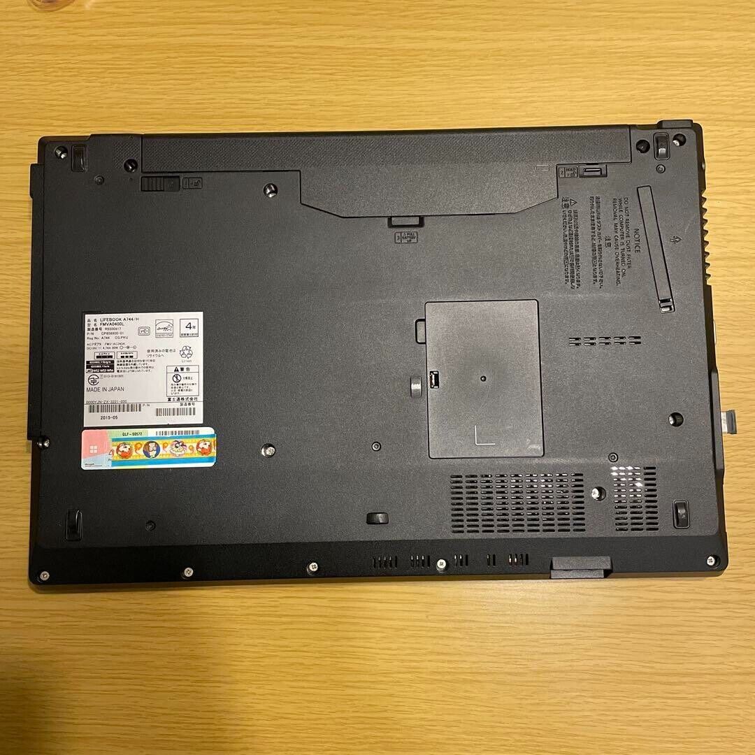 Fujitsu LIFEBOOK A744/H Corei5-4300M 2.6GHz HDD 300GB RAM 4GB Fujitsu LIFEBOOK A744/H Corei5-4300M 2.6GHz HDD 300GB RAM 4GB