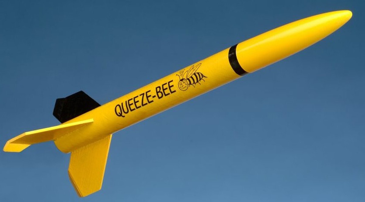 Starlight Flying Model Rocket Kit Queeze-Bee STR 7825 | eBay