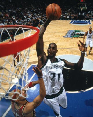 KEVIN GARNETT 8X10 PHOTO MINNESOTA TIMBERWOLVES BASKETBALL PICTURE