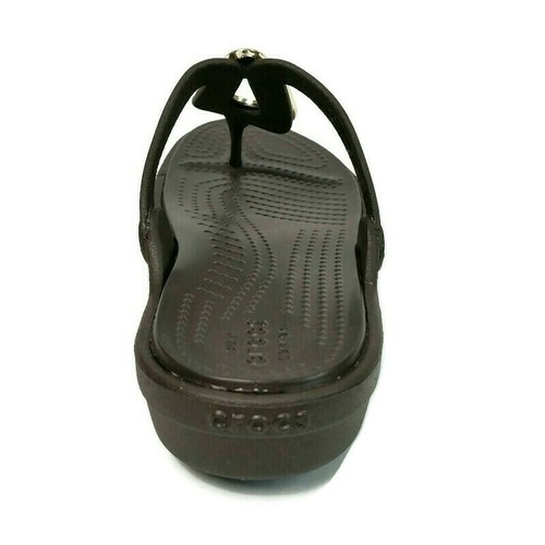 Flop con infradito liquido metallizzato Crocs donna Sanrah oro/espresso vestibilità rilassata taglia 4 M - Foto 11 di 12