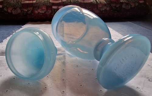 Glasgefäß mit Deckel * hellblau * 26 cm hoch * irisierend * - Bild 9 von 11