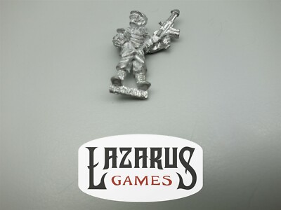 Citadel Miniatures Rogue Trader Pirates RT601: Pirate w gun (oop metal)