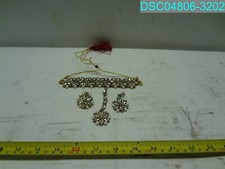 Aheli Flower Shaped Kundan Choker Set