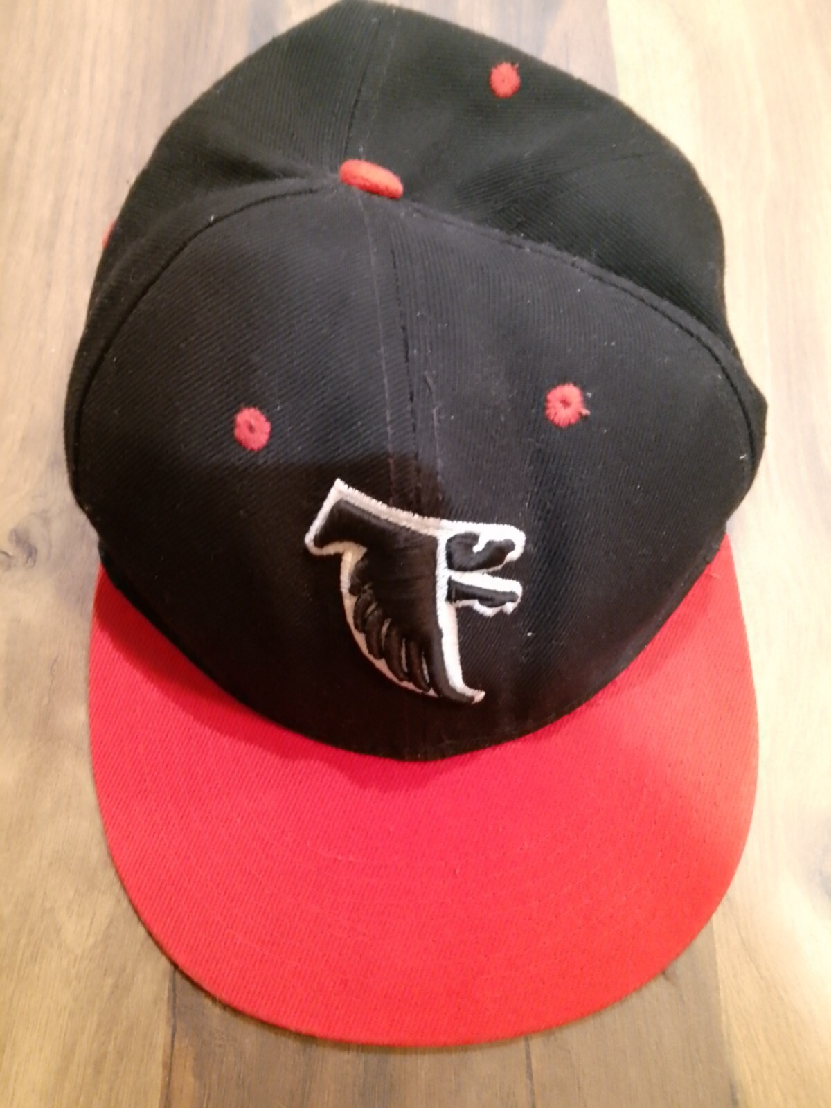 Picture 1 of 9