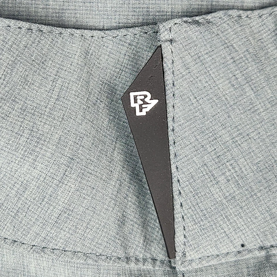 Race Face Shorts Mens Medium Gray Cycling Motorcross Riding Zip Pocket 31x13 - Image 3 of 4