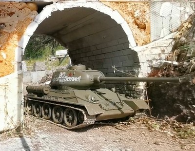 T34/85 Profi-Metal-Edition 1:16   Unikat mit Airbrush & Taigen V3